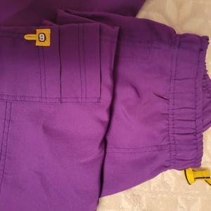 Scrubs set - women's